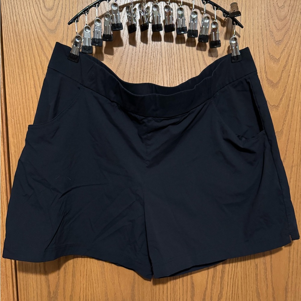 Columbia 2 XL Women's Black Shorts